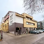 3 Bedroom Apart/24H Self Check In/Free Parking/Up To 6 People/
